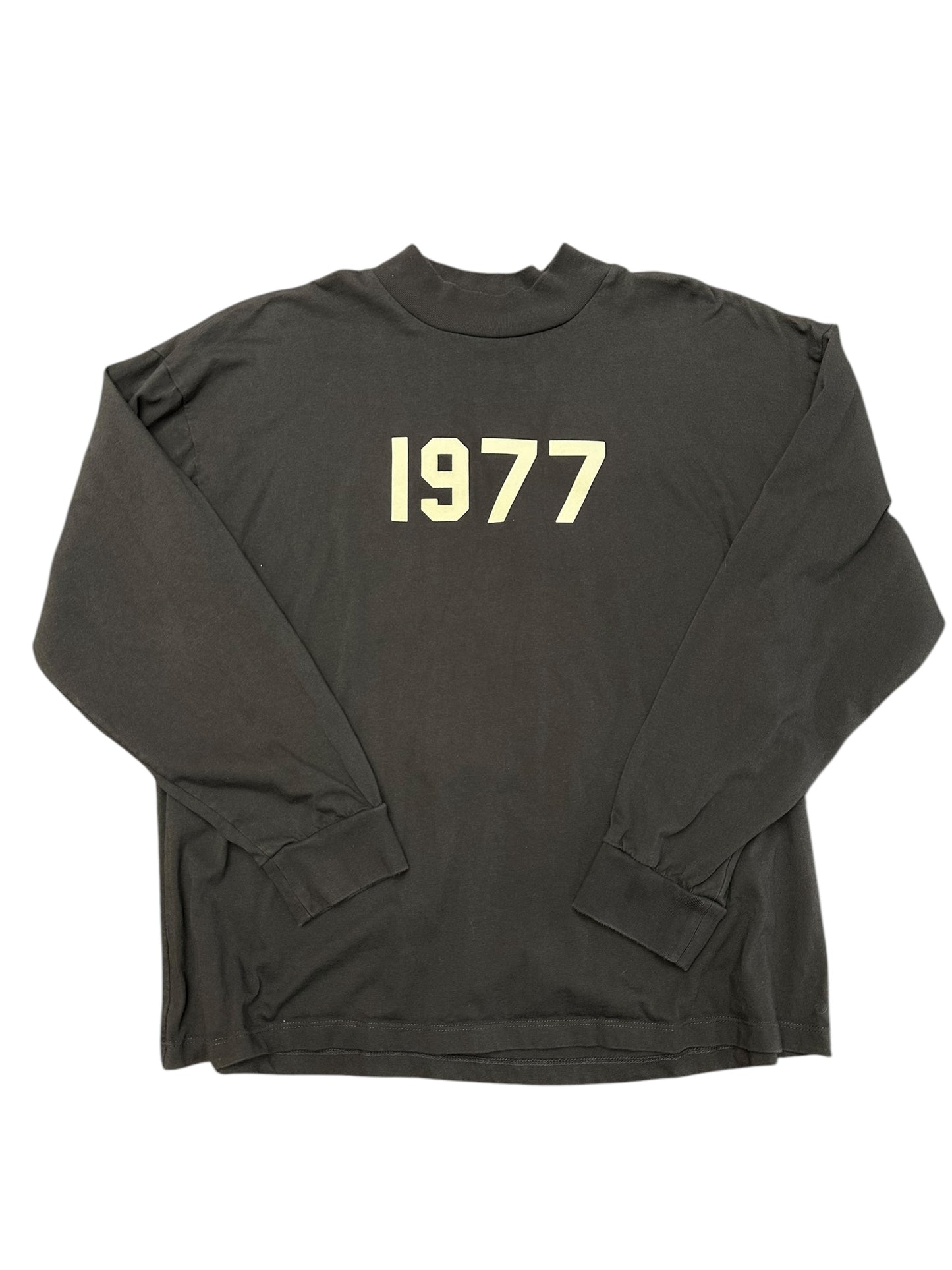 Fear of God Essentials 1977 L/S T-shirt Coal Size M